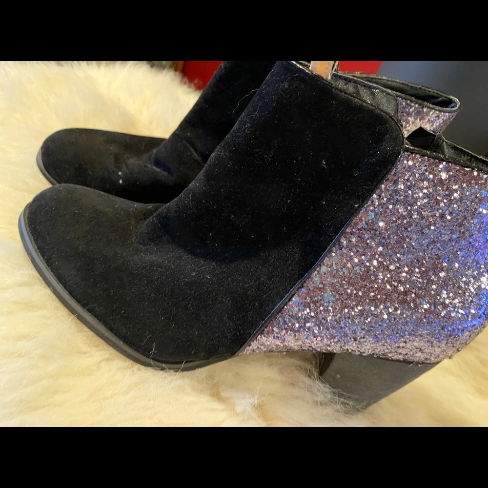 Fabulous little black and silver sparkly 10 boots